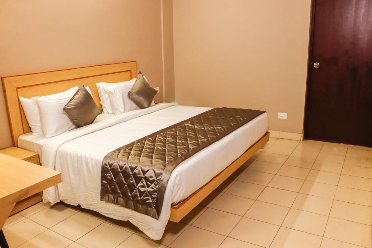 Hotel Vinayaga ทีรุปปูร์ ภายนอก รูปภาพ
