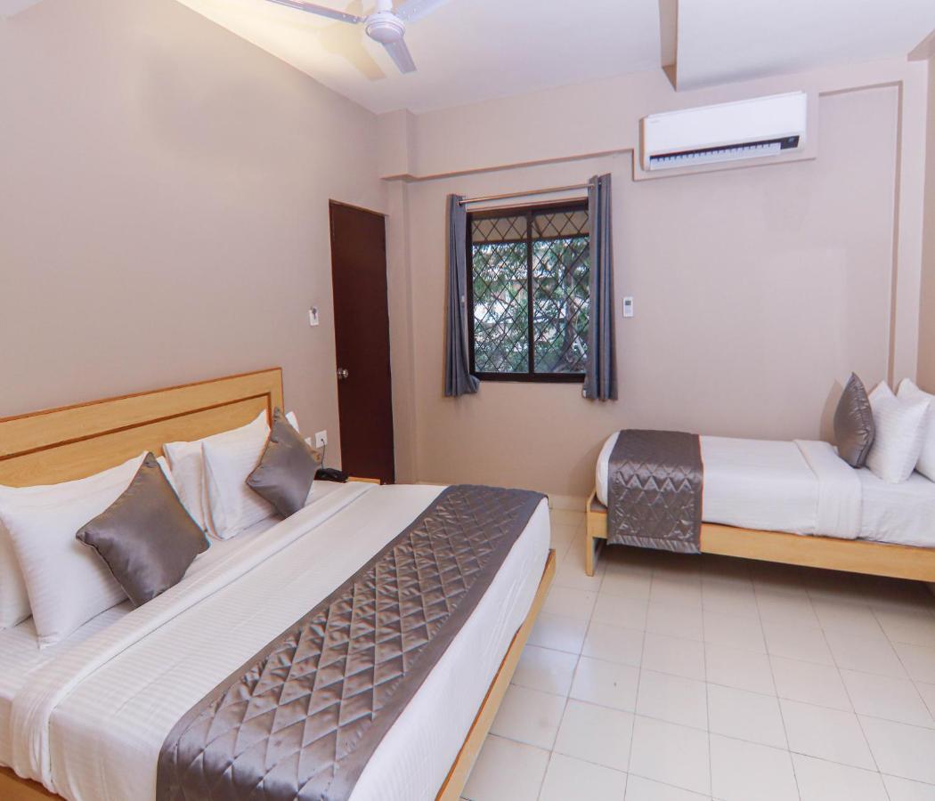 Hotel Vinayaga ทีรุปปูร์ ภายนอก รูปภาพ